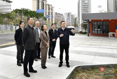 郭宁宁、吴贤德来到福州第八中学和新建的福州